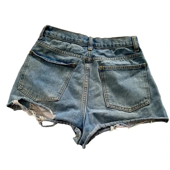 Superdown Distressed Cutoffs Wonen’s Size 26 - Picture 3 of 4